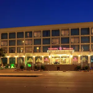 4* 酒店 Ramada